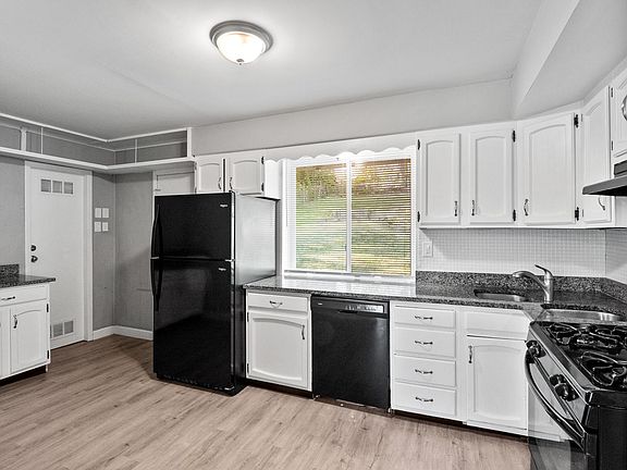 5th image of 904 Marias Dr