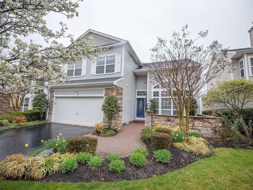 1st image of 121 Hamlet Dr