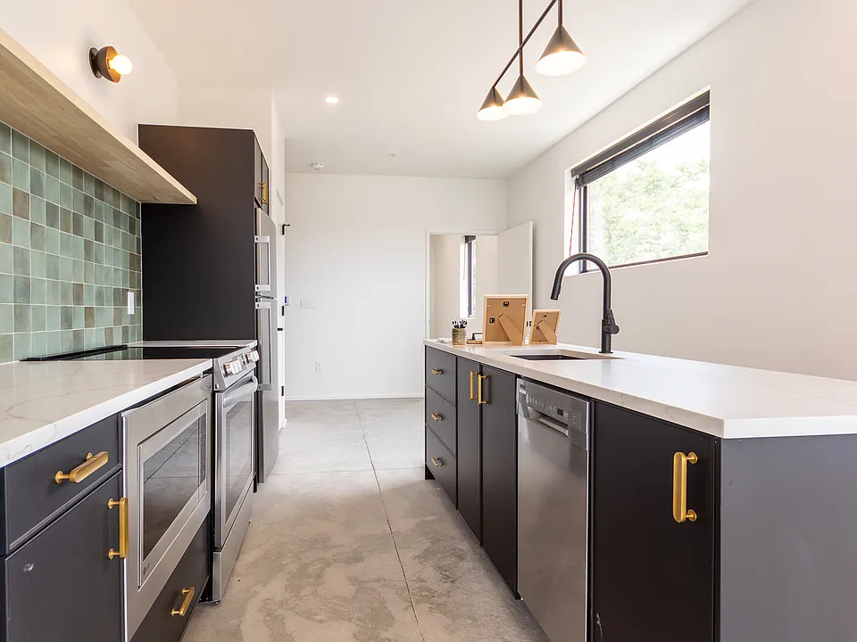 434 Santa Fe Dr #202
