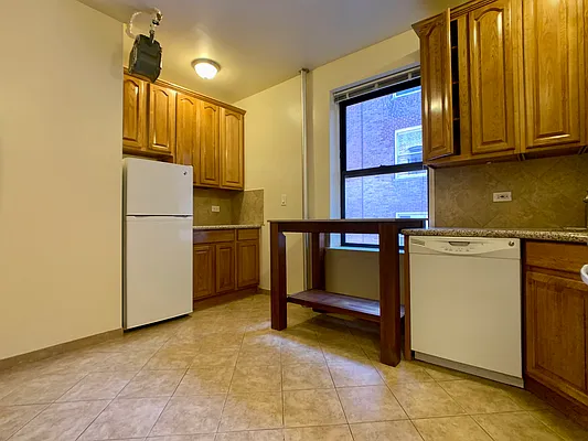 Rented by City Connections Realty | media 16