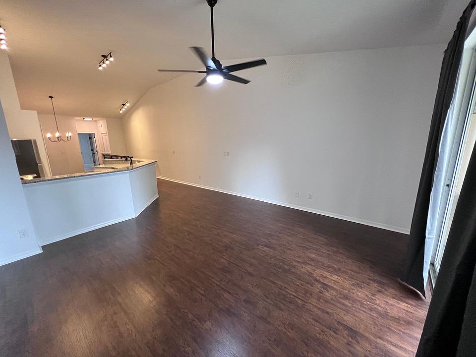 Living Room / Kitchen 2