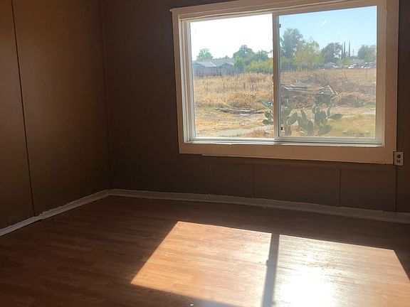 5th image of 836 Bell Ave
