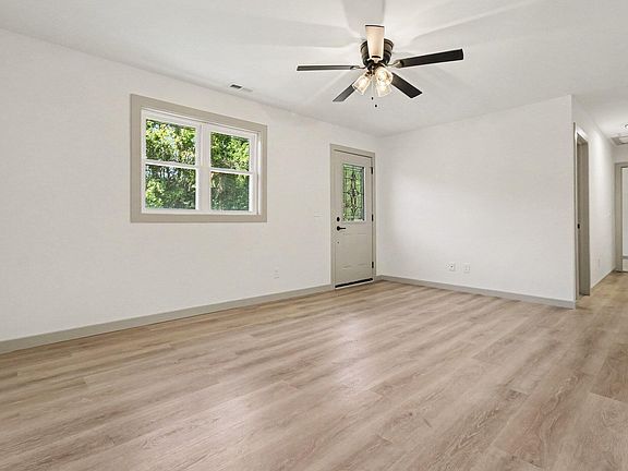 3rd image of 2965 Gardnersville Rd