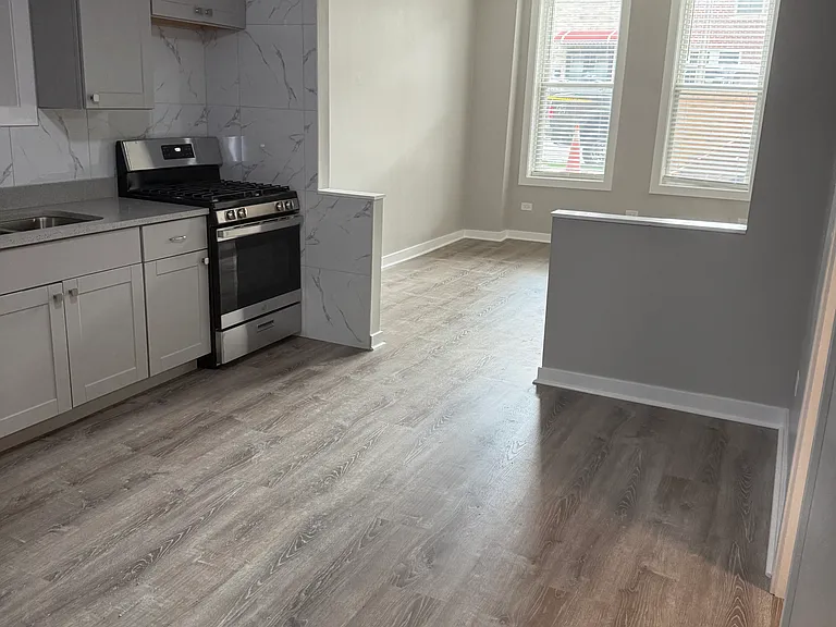 3127 S Union Ave #1 — Photo 1