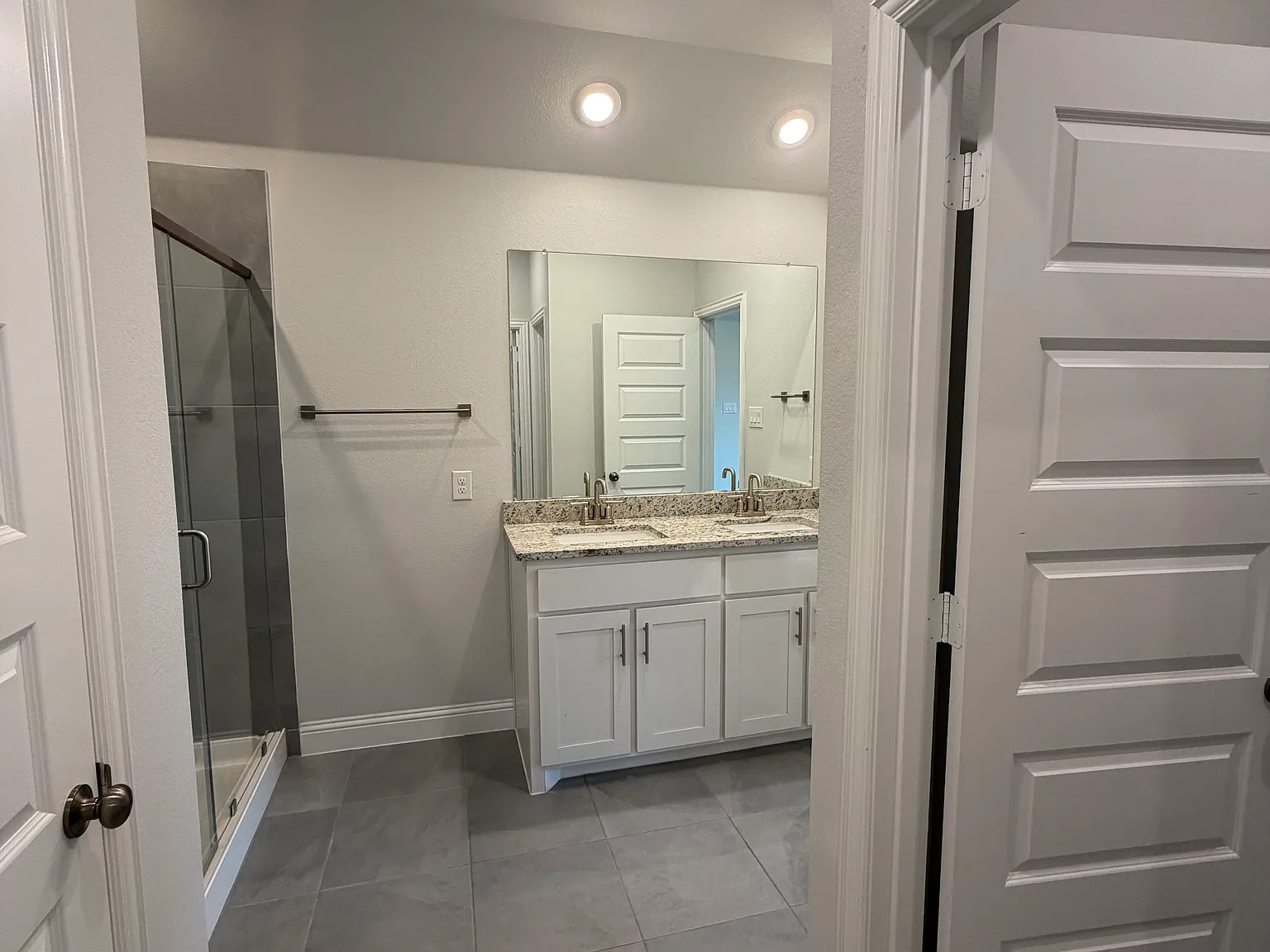 4 bed, 1902 sqft, $2,200 — Photo 4