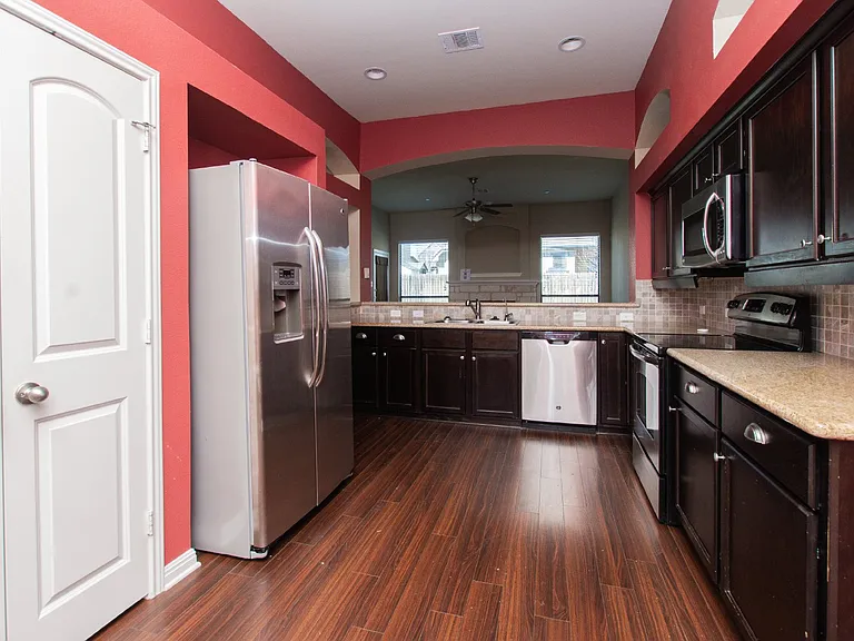 3505 Castleton Dr — Photo 9