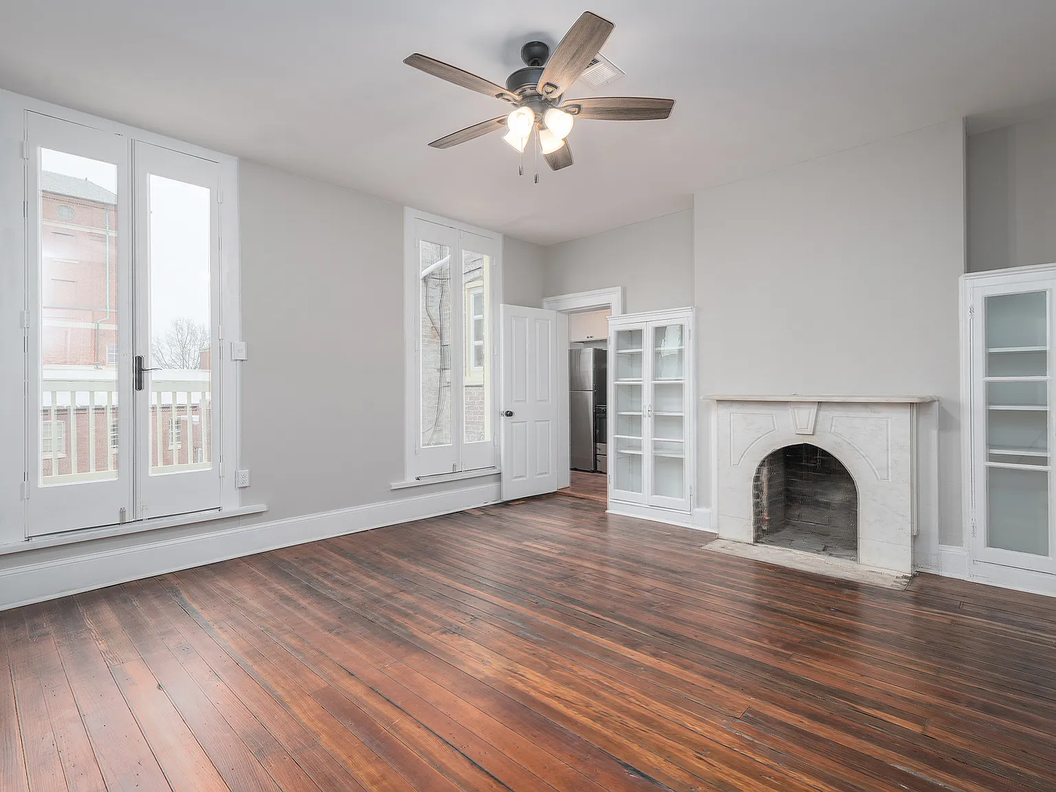 3 bed, 1100 sqft, $1,995 — Photo 1