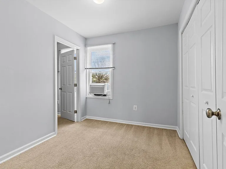 2510 Roslyn Ave — Photo 30