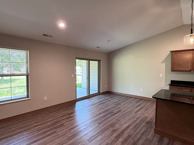 202 Lakeside Dr #202 — Photo 4