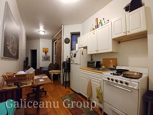 Rented by Lexington Real Estate Group | media 27
