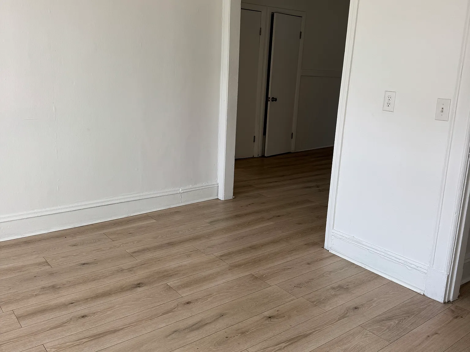 3 bed, 1100 sqft, $2,200 — Photo 4