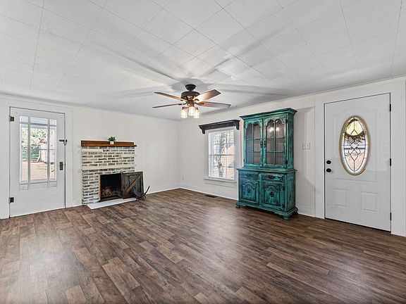 4th image of 59 Perry St