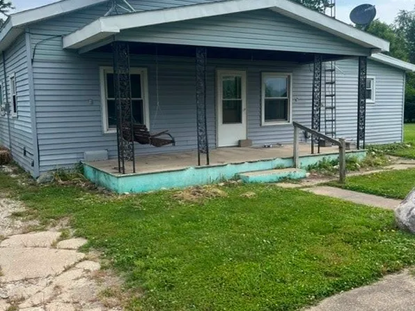 330 East Rd, Ridge Farm, IL 61870