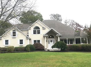 172 Michaels Ln, Wading River, NY 11792