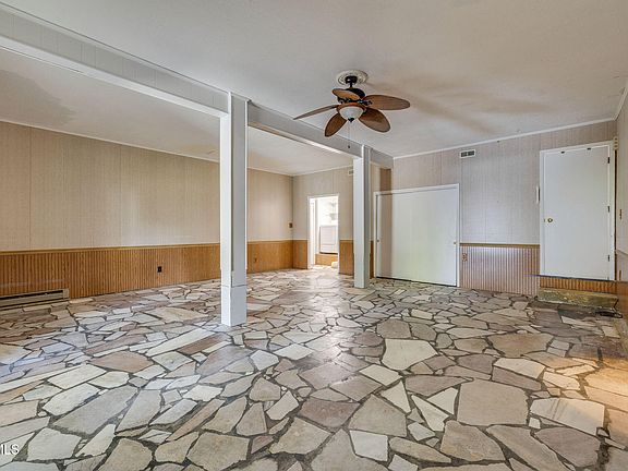 3rd image of 107 Wayfair Dr