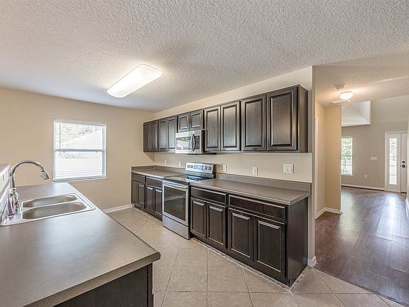 5th image of 101 Greenwillow Ln