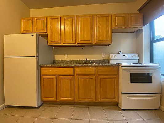 2nd image of 37 Payson Ave #B1