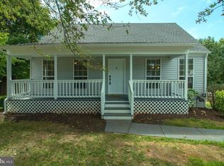 5687 Roundtree Dr, Woodbridge, VA 22193