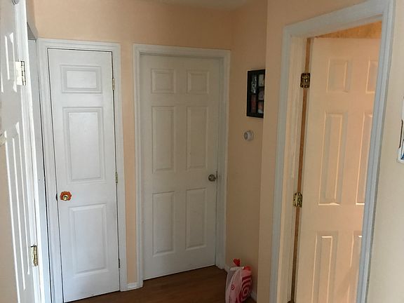 5th image of 355 Audley Ct