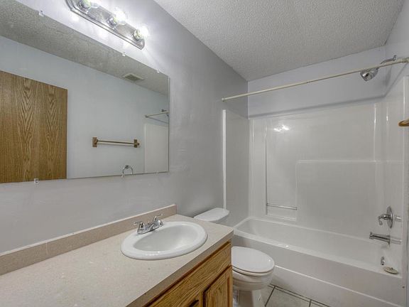 3rd image of 2931 Aldrich Ave N