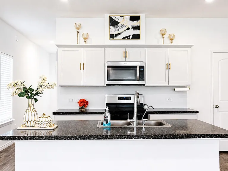 5710 Avalon Woods Dr — Photo 10