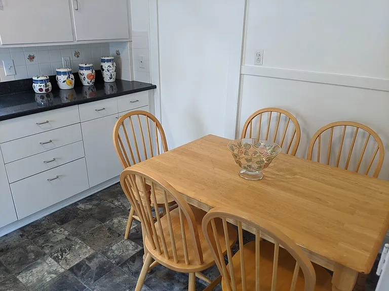 52 Clayton Ave — Photo 7