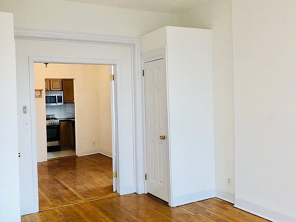 5th image of 184 W 10th St APT 5A