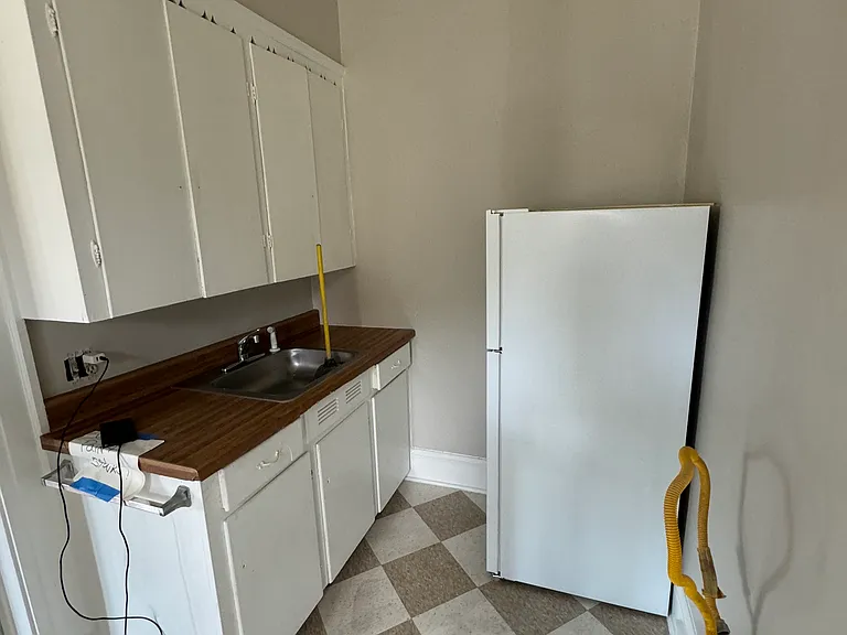 82 Oakdale Ave — Photo 11