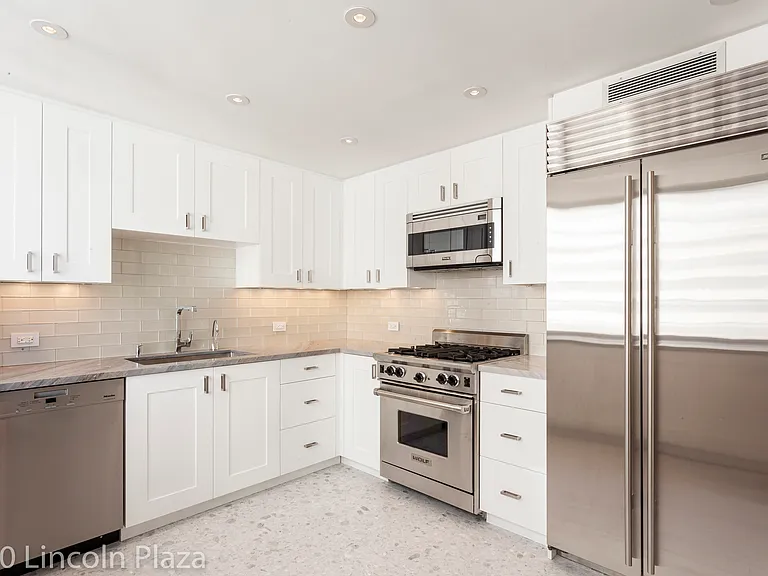30 W 63rd St #31MNO — Photo 8