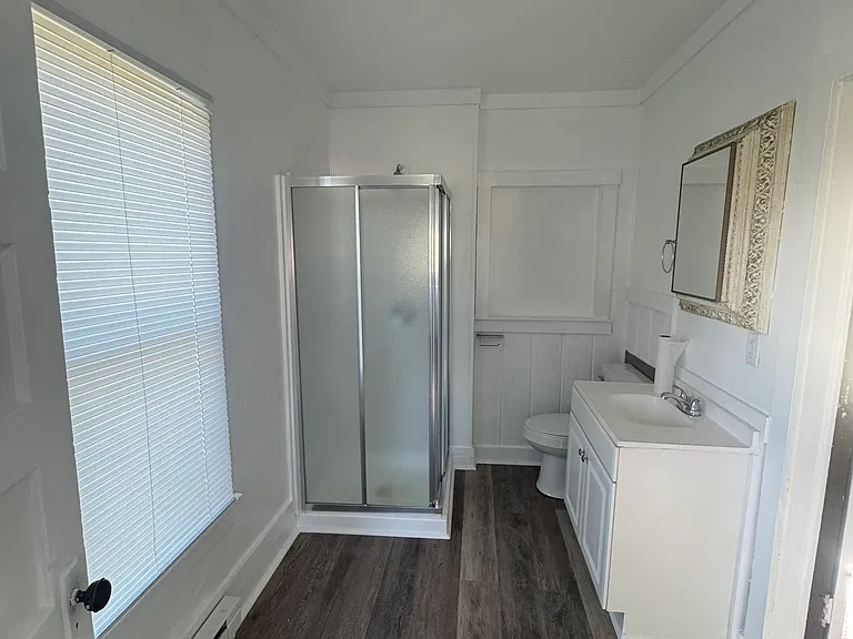 515 W 2nd St — Photo 17