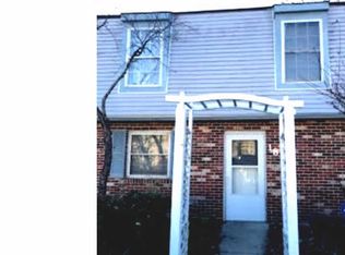 18 Presidential Dr, Sicklerville, NJ 08081