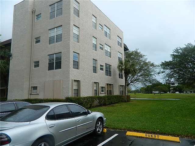 1st image of 9235 Lagoon Pl APT 311