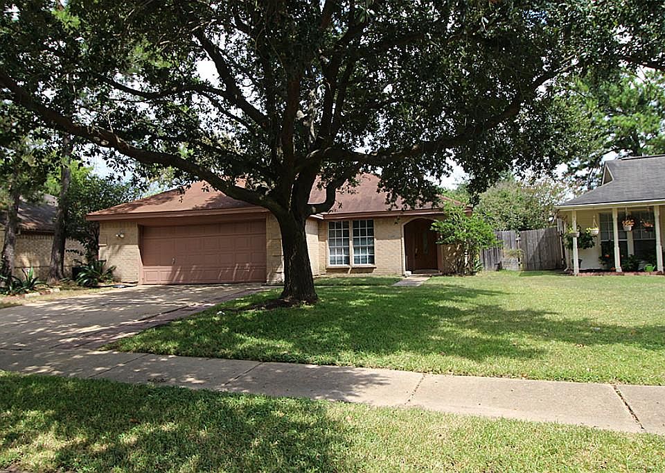 1st image of 5310 Park Shore Dr
