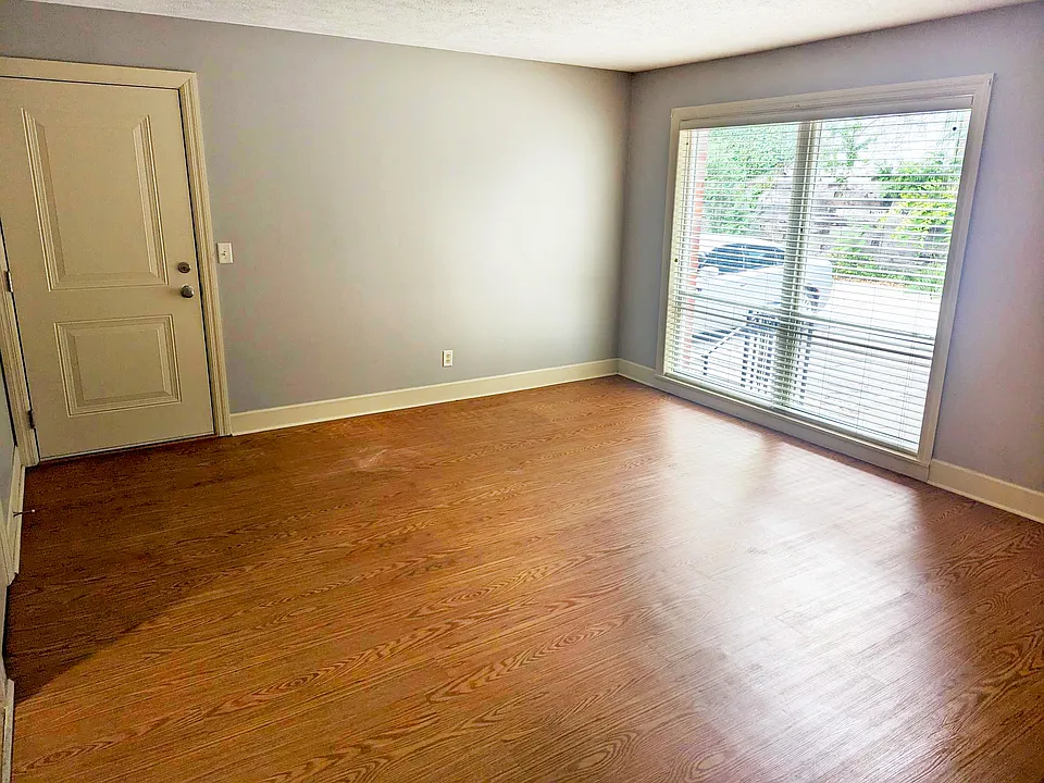Living room at Auburn Apartments.