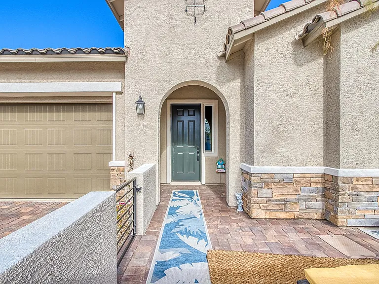 10930 Krista Leigh Ave — Photo 4