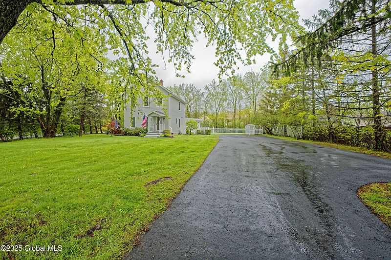 4th image of 251 Brandle Road