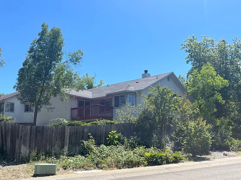 1905 Kinvarra Way — Photo 33