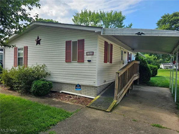 10 B St, Navarre, OH 44662