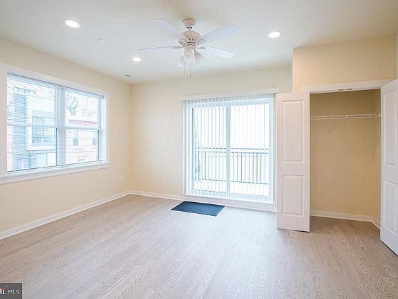 3rd image of 2063 Dickinson St Unit B