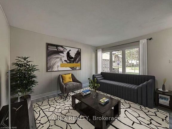 2nd image of 2 Weiden St #31