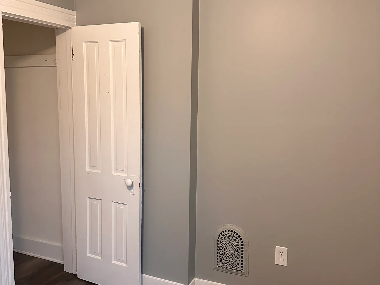 3 bed, 1200 sqft, $1,400 — Photo 2