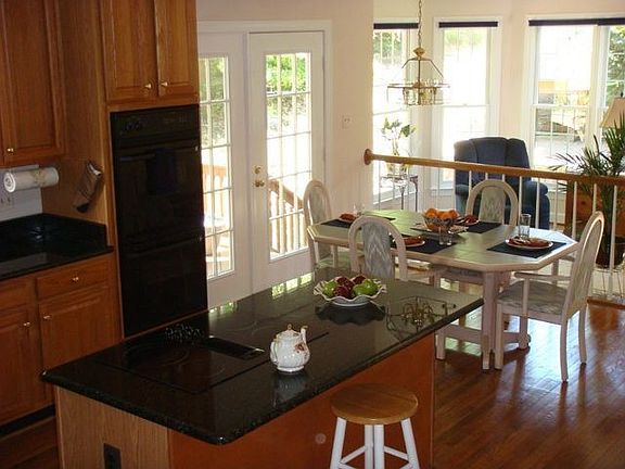 4th image of 7856 Bressingham Dr