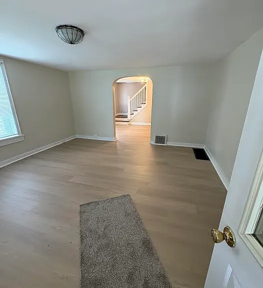 332 College Ave — Photo 3