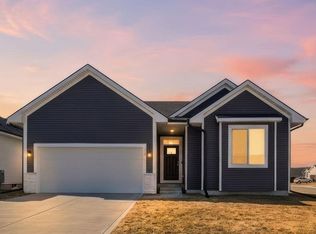 720 NE Pearl Dr, Ankeny, IA 50021