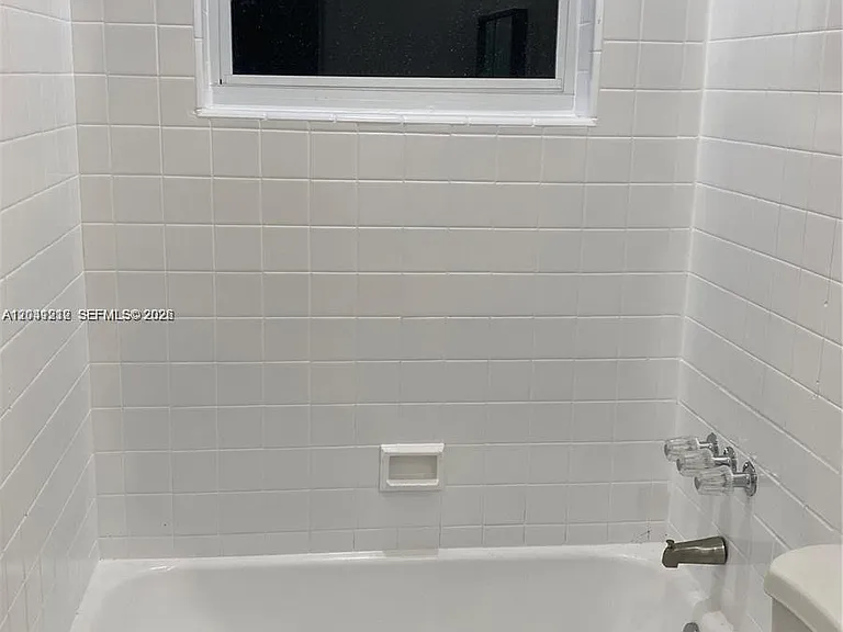 1727 Washington St #1727 — Photo 6