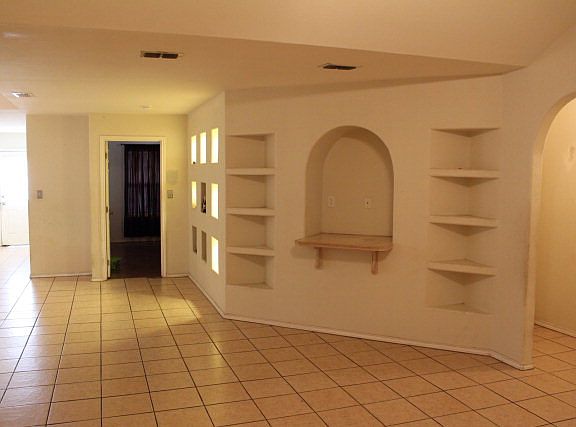 2nd image of 1263 Janet Ln