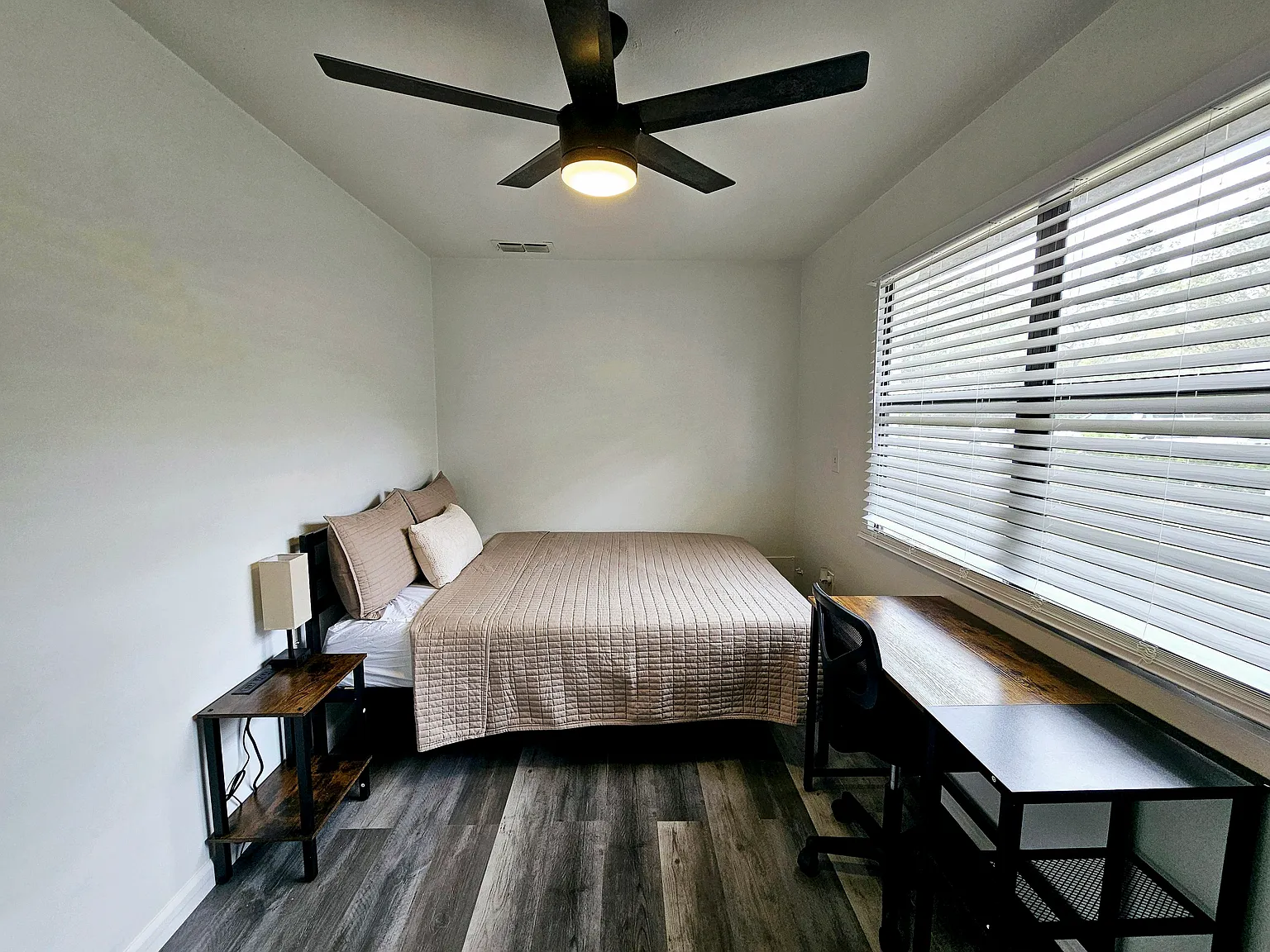 4 bed, 2.0 bath, 1062 sqft, $815 — Photo 2