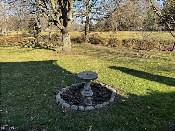 5th image of 873 Wisteria Dr