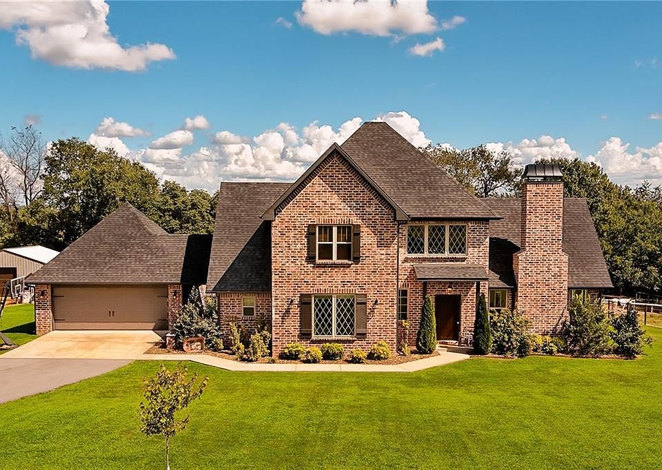 1st image of 2044 Haxton Ln