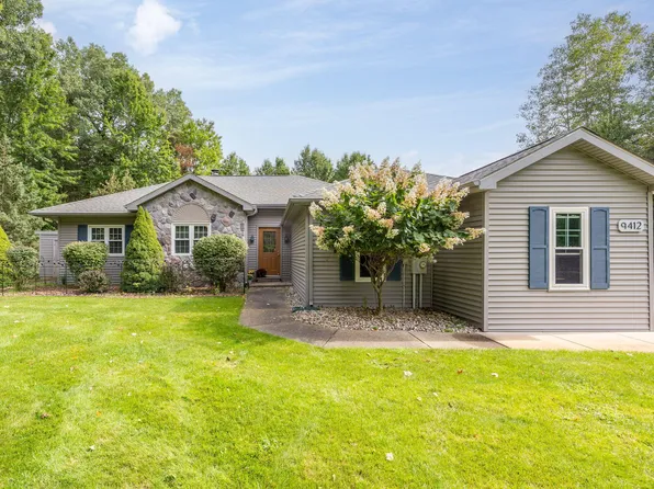 9412 Sunset Dr, Stanwood, MI 49346